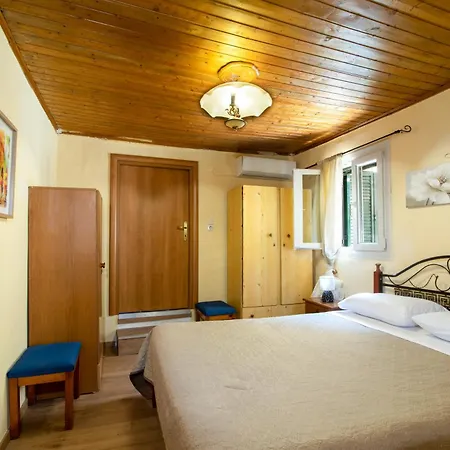 Couple Cozy Apt, * Agioi Deka (Corfu)